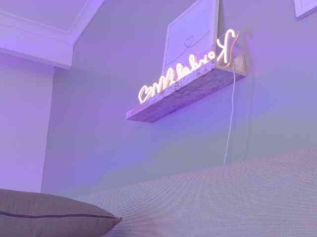 Kendalmiller webcam