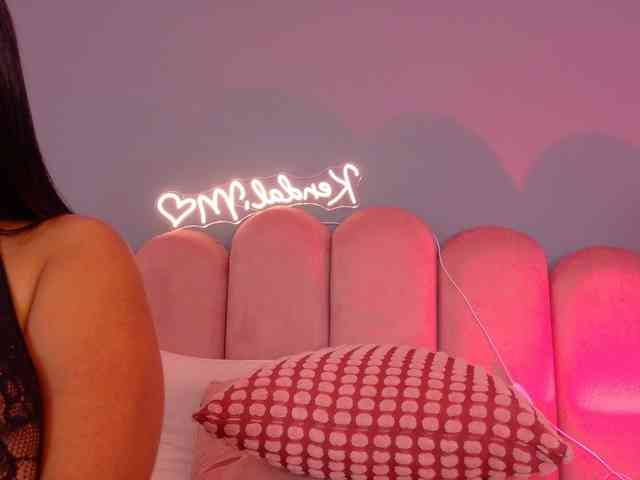 Kendalmiller webcam