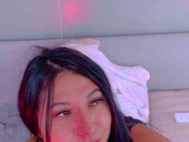 Kendalmiller webcam