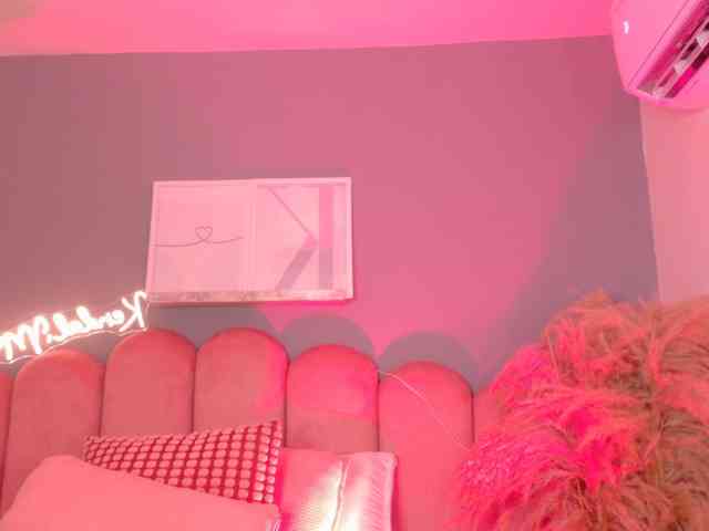 Kendalmiller webcam