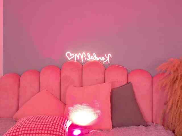 Kendalmiller webcam