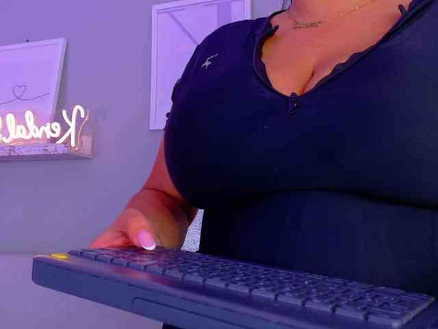 Kendalmiller webcam