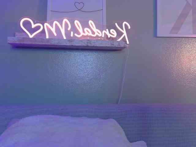 Kendalmiller webcam