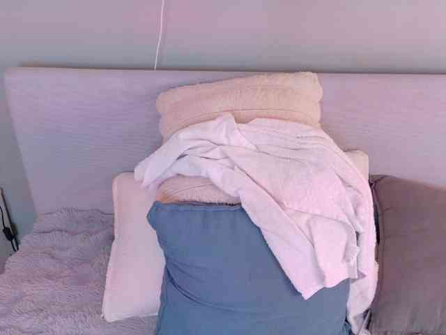Kendalmiller webcam