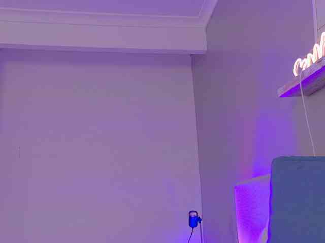 Kendalmiller webcam