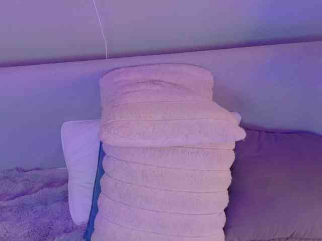 Kendalmiller webcam