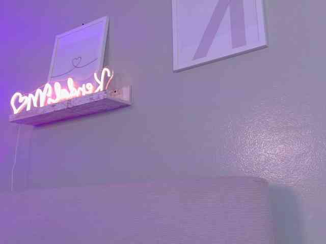 Kendalmiller webcam