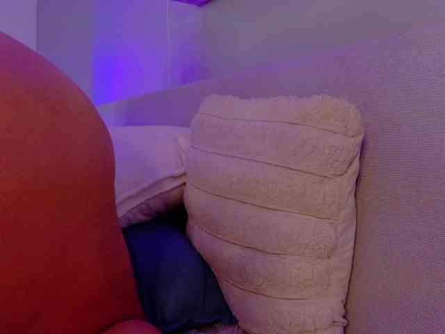 Kendalmiller webcam