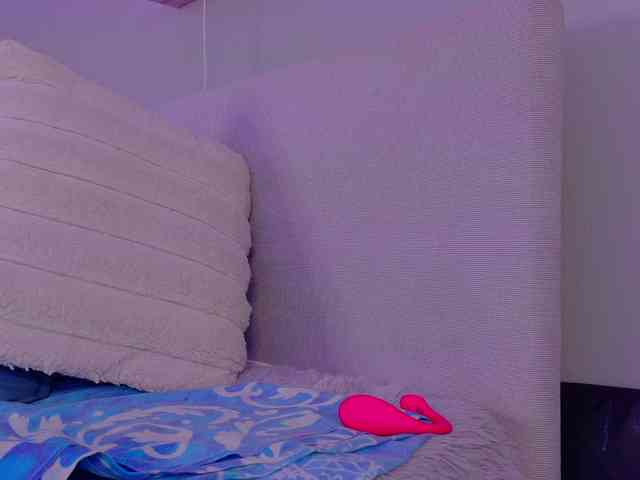 Kendalmiller webcam