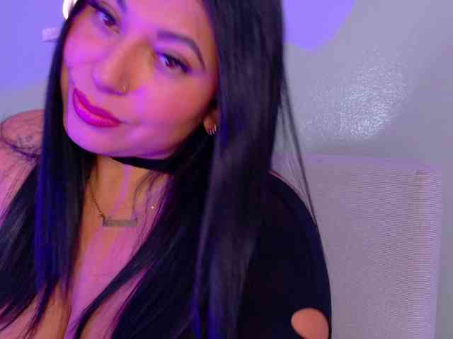 Kendalmiller webcam
