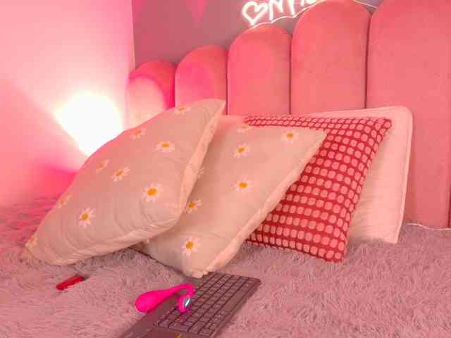 Kendalmiller webcam