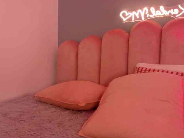 Kendalmiller webcam