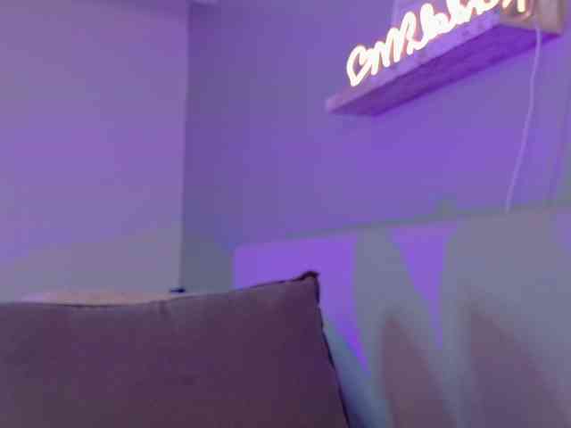 Kendalmiller webcam