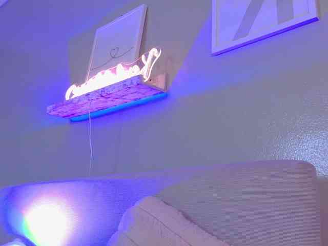 Kendalmiller webcam