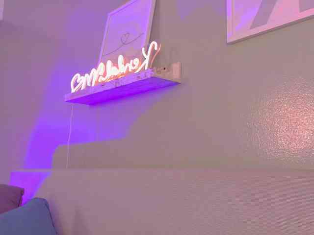Kendalmiller webcam