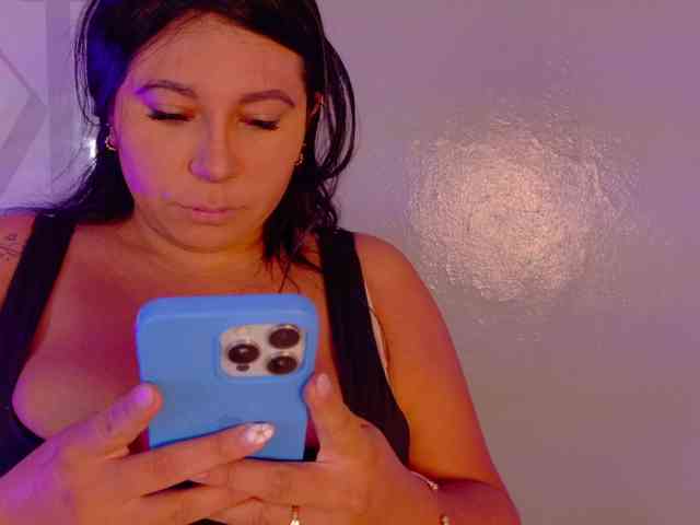 Kendalmiller webcam