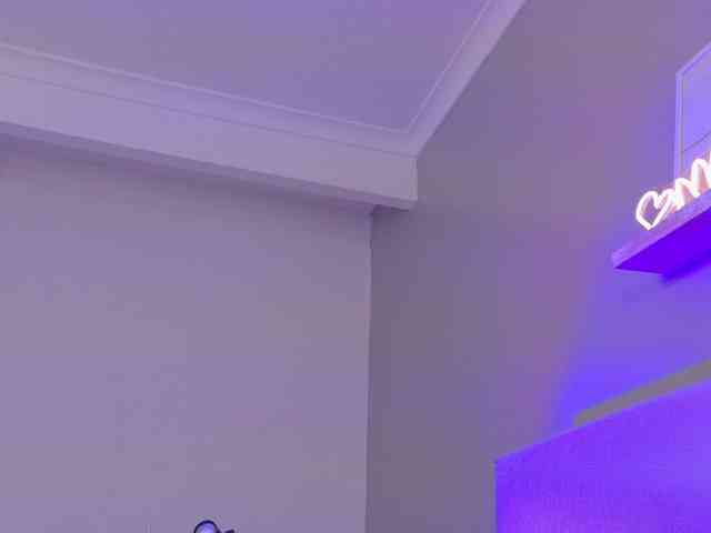 Kendalmiller webcam