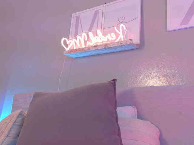 Kendalmiller webcam