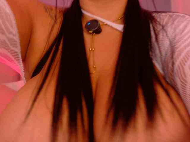Kendalmiller webcam