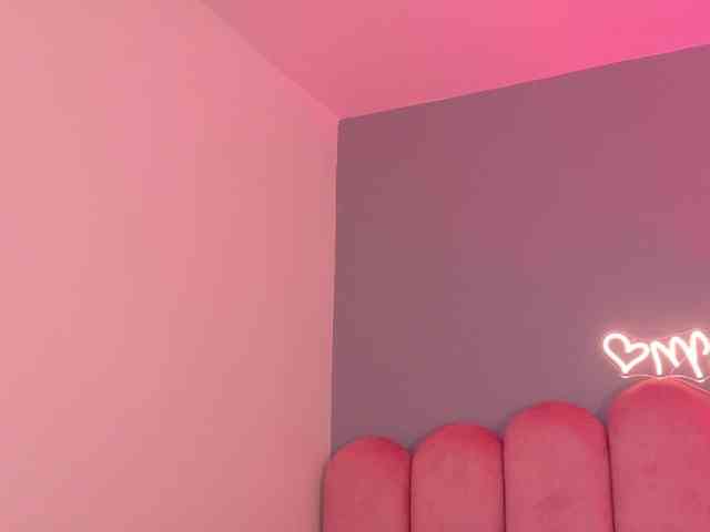 Kendalmiller webcam