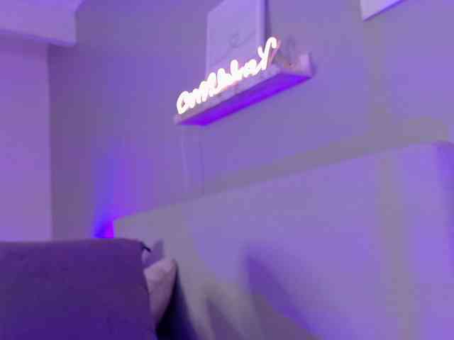 Kendalmiller webcam