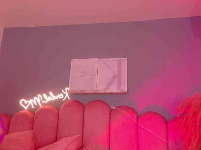 Kendalmiller webcam