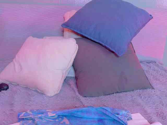 Kendalmiller webcam