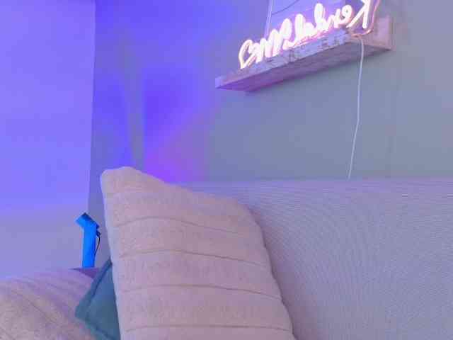 Kendalmiller webcam