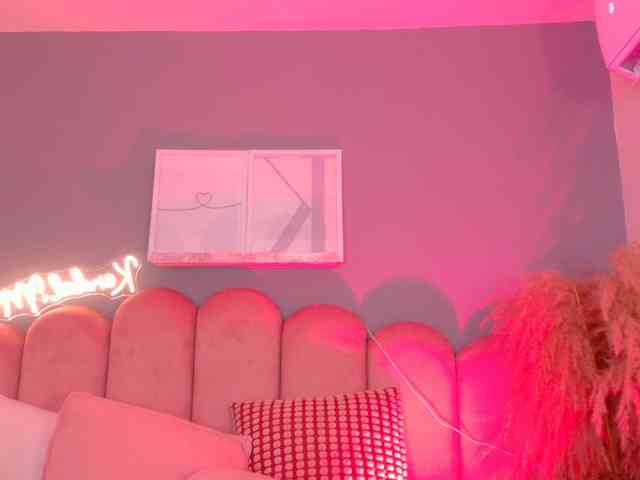 Kendalmiller webcam