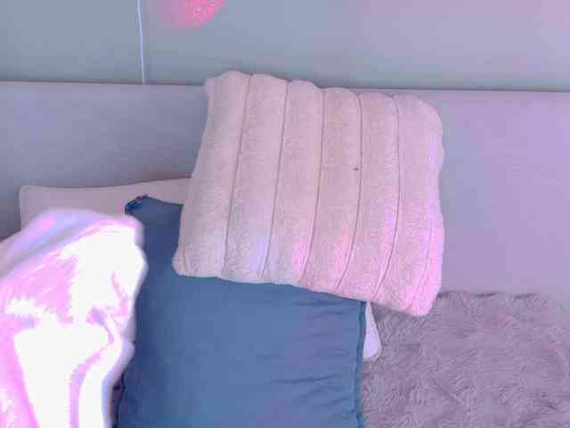 Kendalmiller webcam