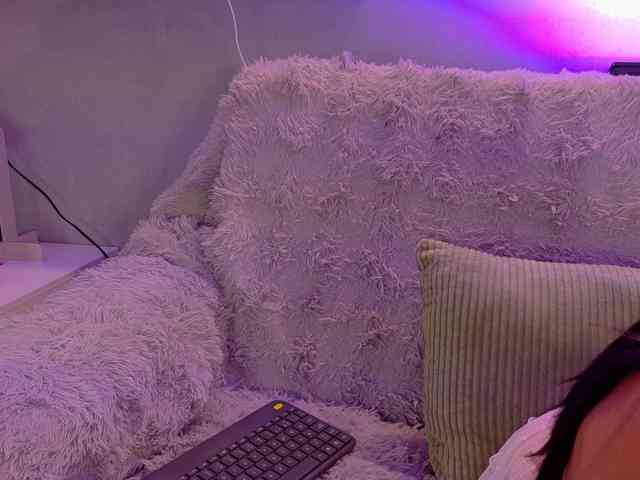 Kendalmiller webcam