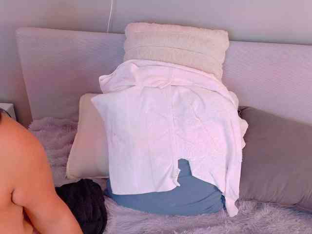 Kendalmiller webcam