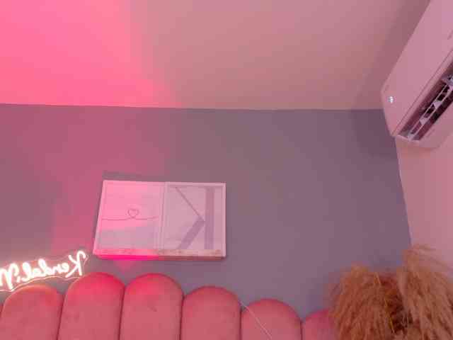 Kendalmiller webcam