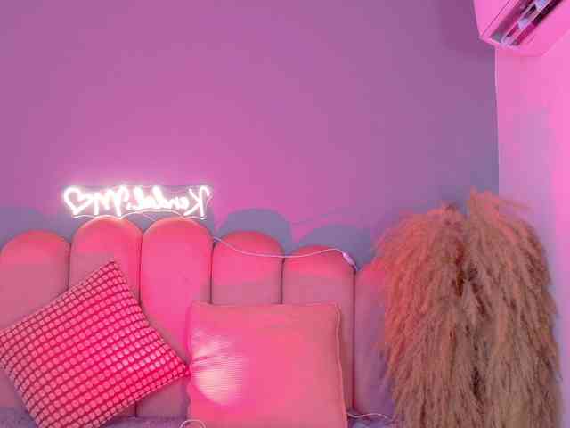 Kendalmiller webcam