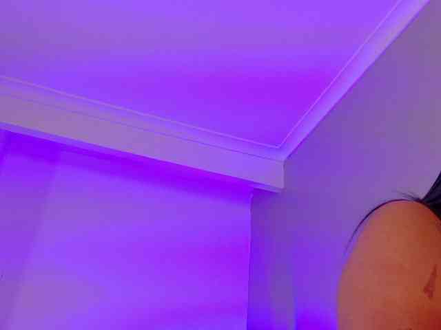 Kendalmiller webcam