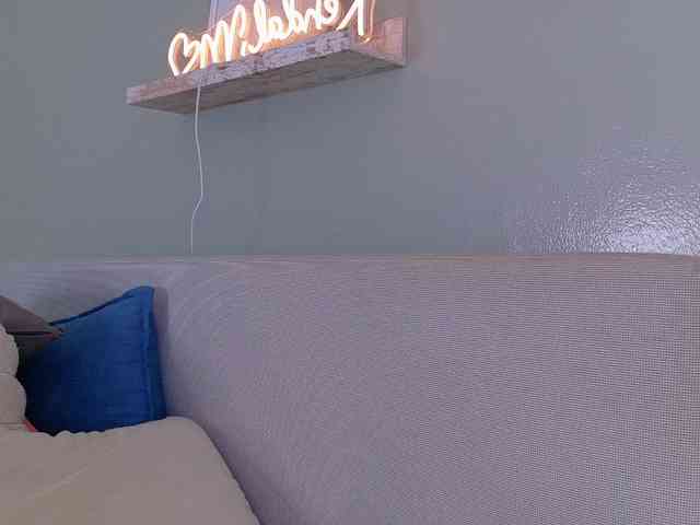 Kendalmiller webcam