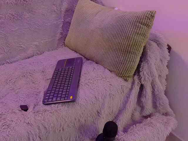 Kendalmiller webcam