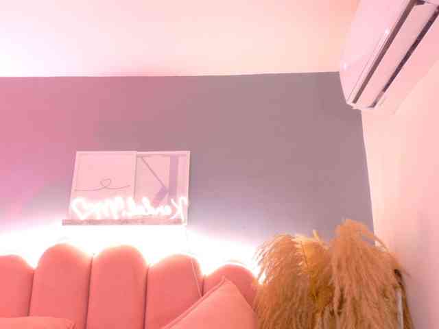 Kendalmiller webcam