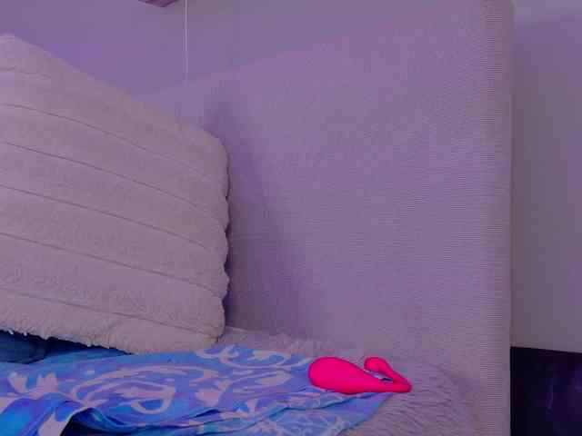 Kendalmiller webcam