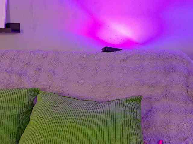 Kendalmiller webcam