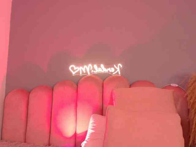 Kendalmiller webcam