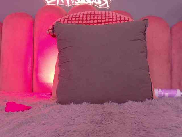 Kendalmiller webcam