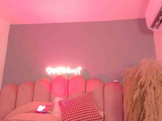 kendalmiller's live room