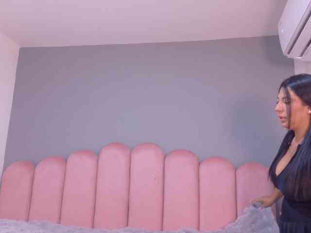 Kendalmiller webcam