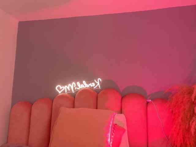 Kendalmiller webcam