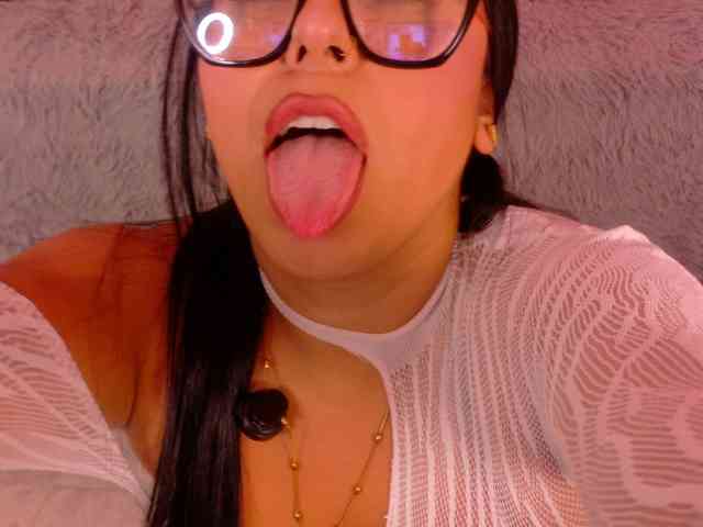 Kendalmiller's webcam live show