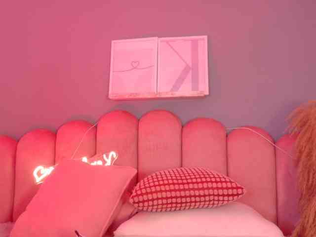 Kendalmiller webcam
