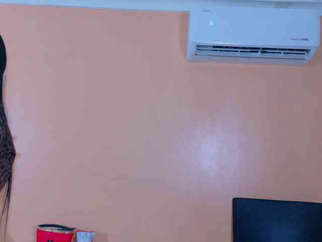 Kendalmiller webcam
