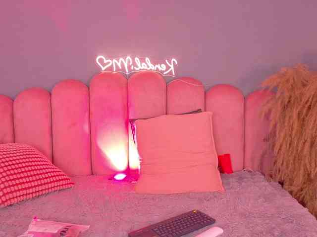 Kendalmiller webcam