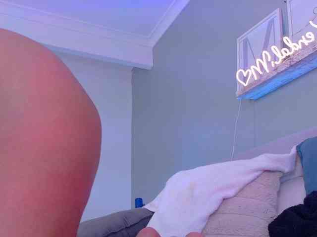 Kendalmiller webcam
